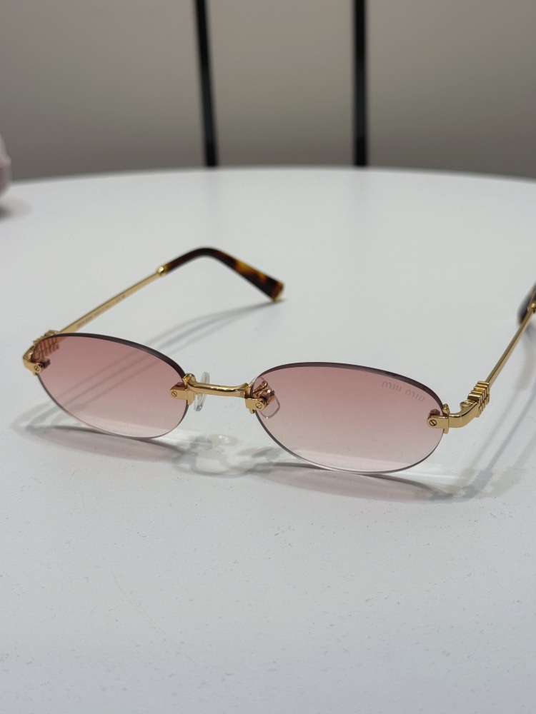 Miu Miu Logo sunglasses