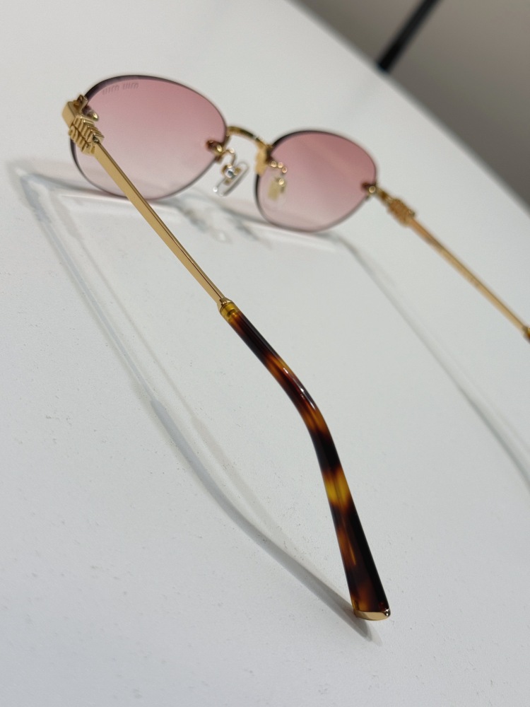 Miu Miu Logo sunglasses