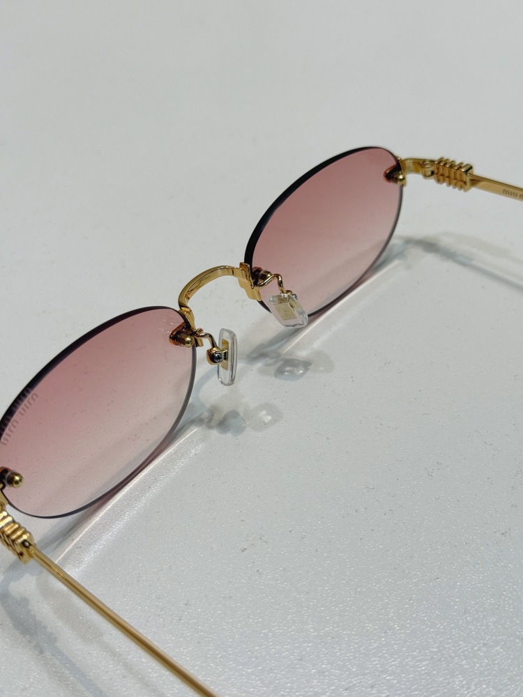Miu Miu Logo sunglasses