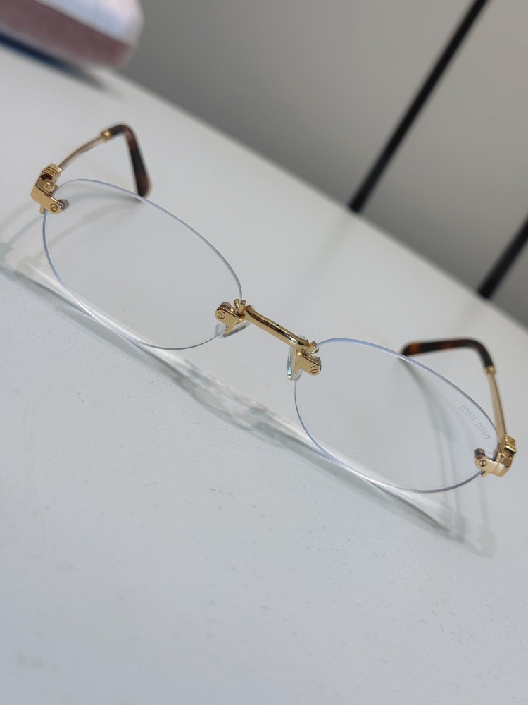 Miu Miu Logo sunglasses