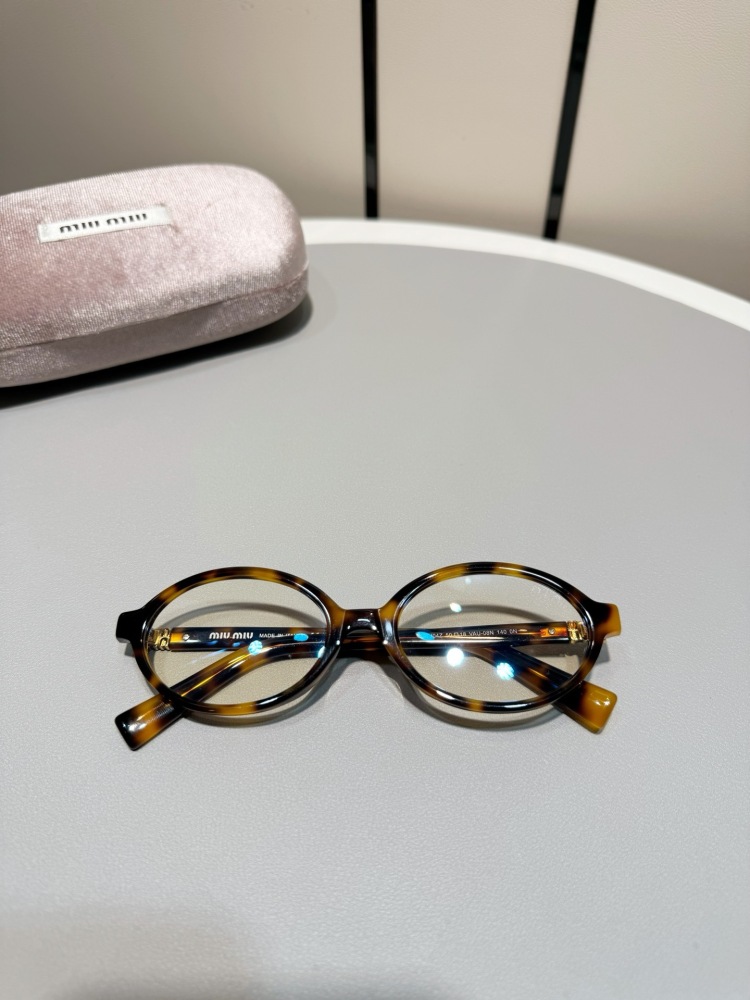 Miu Regard sunglasses