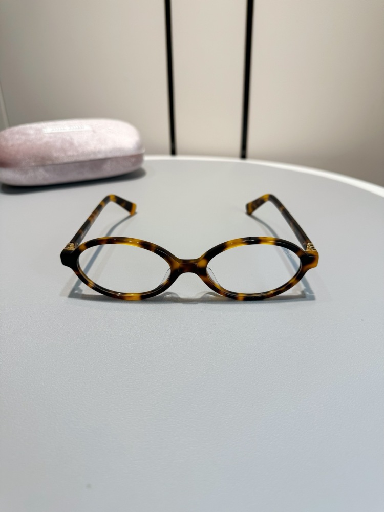 Miu Regard sunglasses