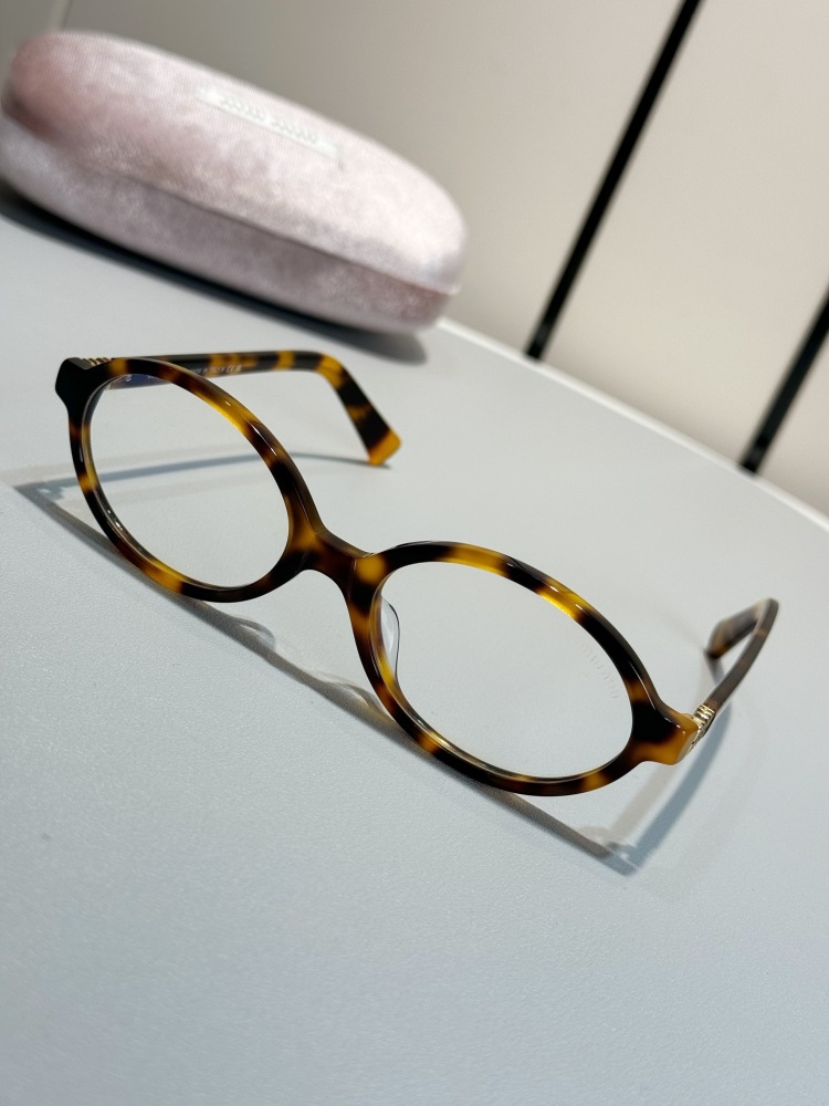 Miu Regard sunglasses