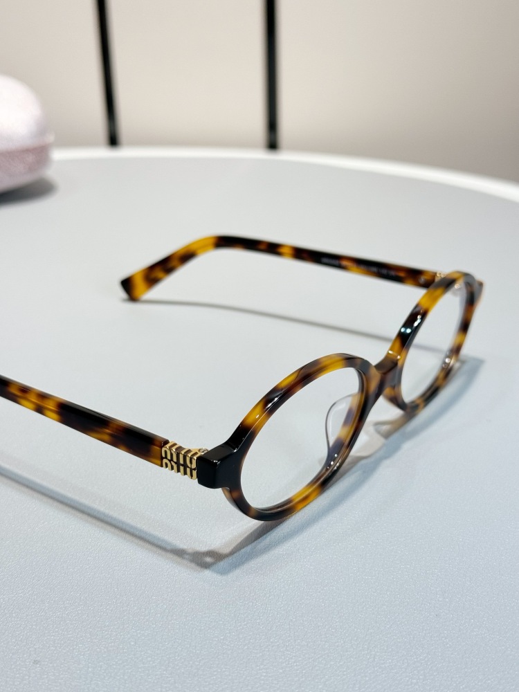 Miu Regard sunglasses