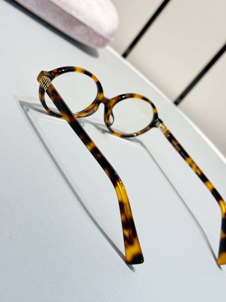 Miu Regard sunglasses