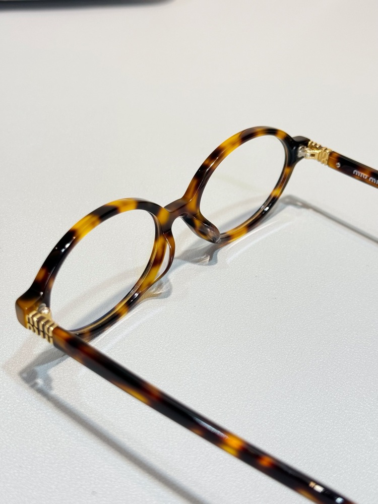 Miu Regard sunglasses