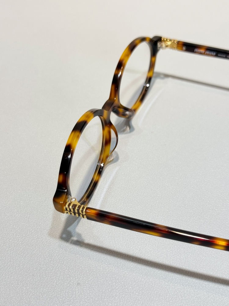 Miu Regard sunglasses