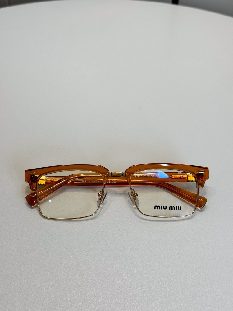 Miu Regard sunglasses