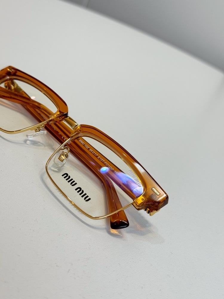 Miu Regard sunglasses