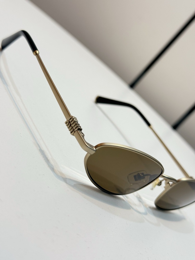 MIUMIU sunglasses