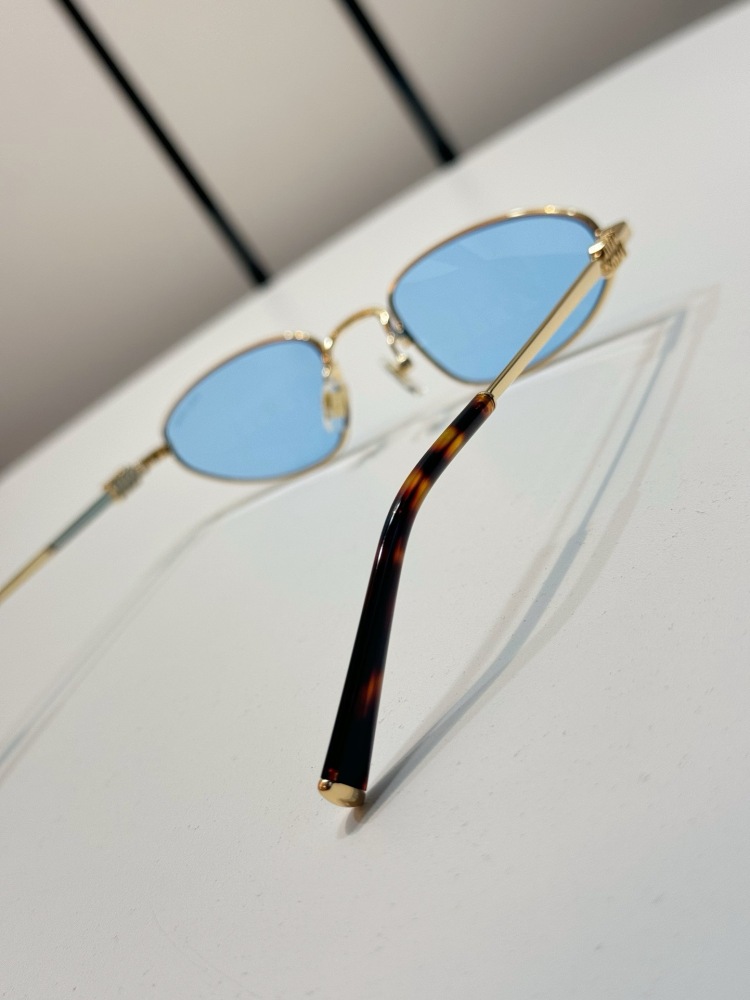 MIUMIU sunglasses