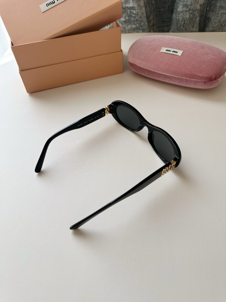 𝗠𝗜𝗨𝗠𝗜𝗨 sunglasses