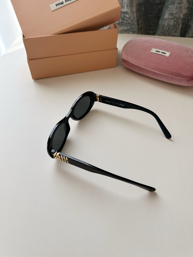 𝗠𝗜𝗨𝗠𝗜𝗨 sunglasses