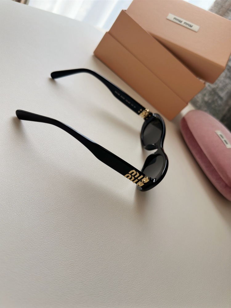 𝗠𝗜𝗨𝗠𝗜𝗨 sunglasses