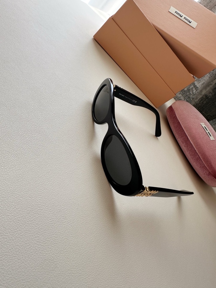 𝗠𝗜𝗨𝗠𝗜𝗨 sunglasses