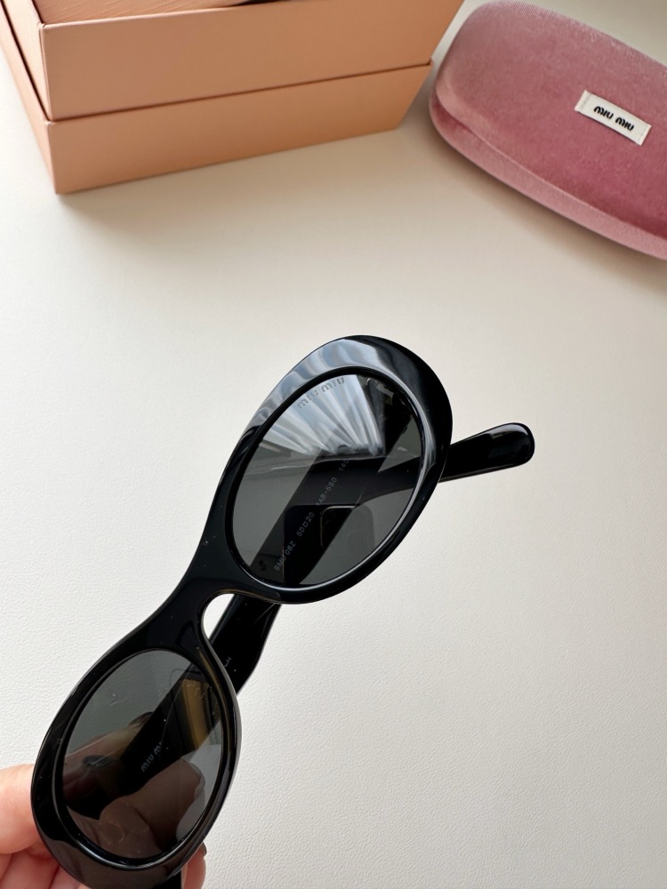 𝗠𝗜𝗨𝗠𝗜𝗨 sunglasses