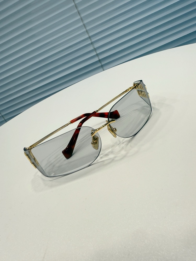MIUMIU sunglasses