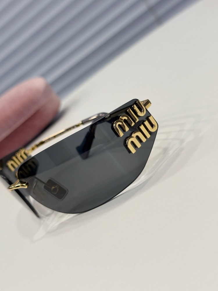 MIUMIU sunglasses