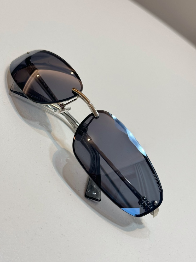 MIUMIU  sunglasses