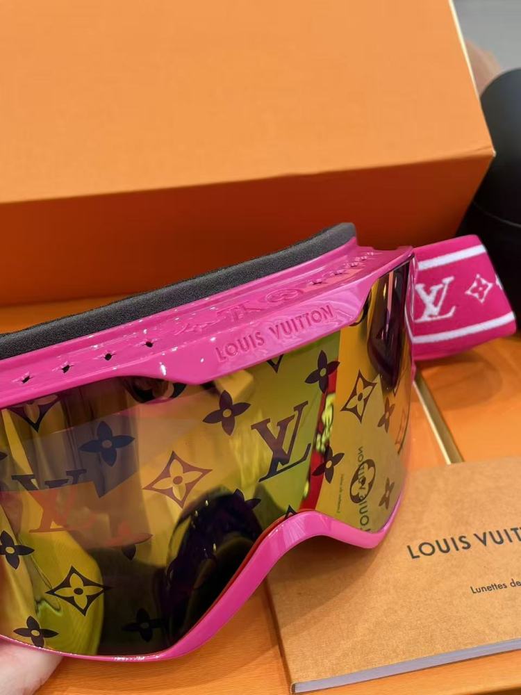 LV Goggles 2022