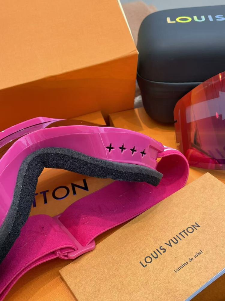 LV Goggles 2022