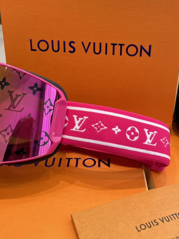 LV Goggles 2022