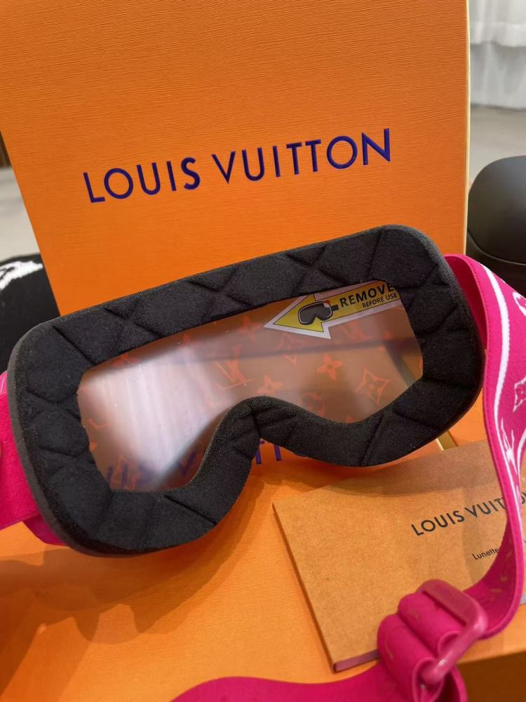 LV Goggles 2022