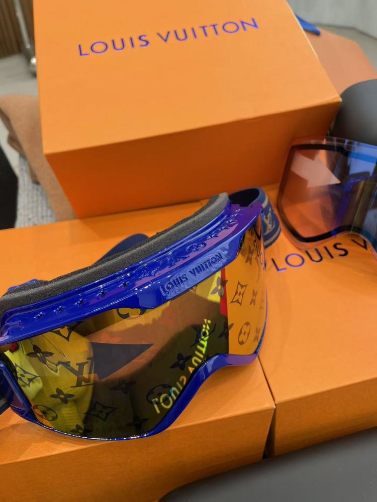 LV Goggles 2022