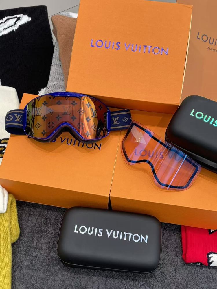 LV Goggles 2022