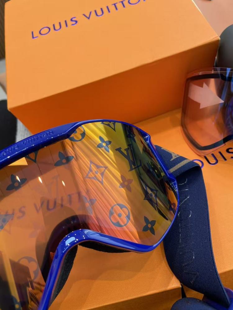 LV Goggles 2022