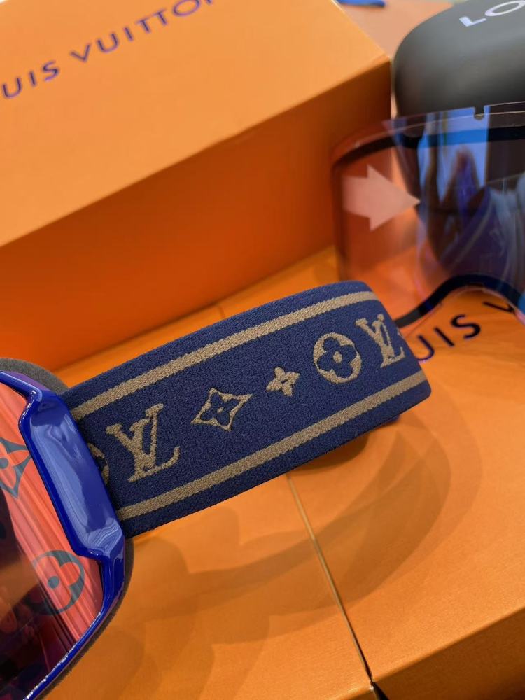LV Goggles 2022