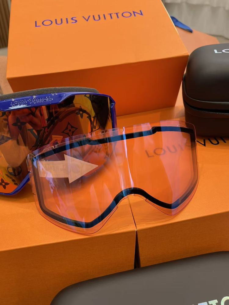 LV Goggles 2022