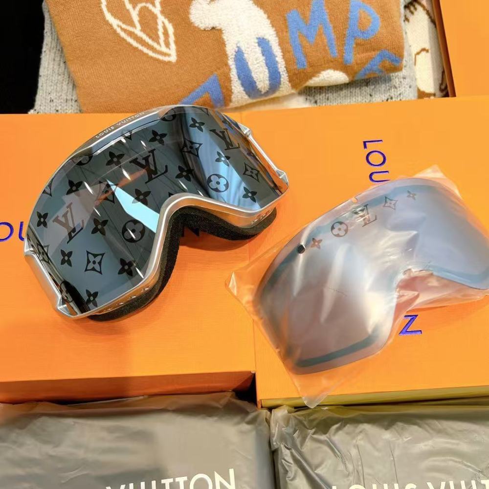 LV Goggles 2022