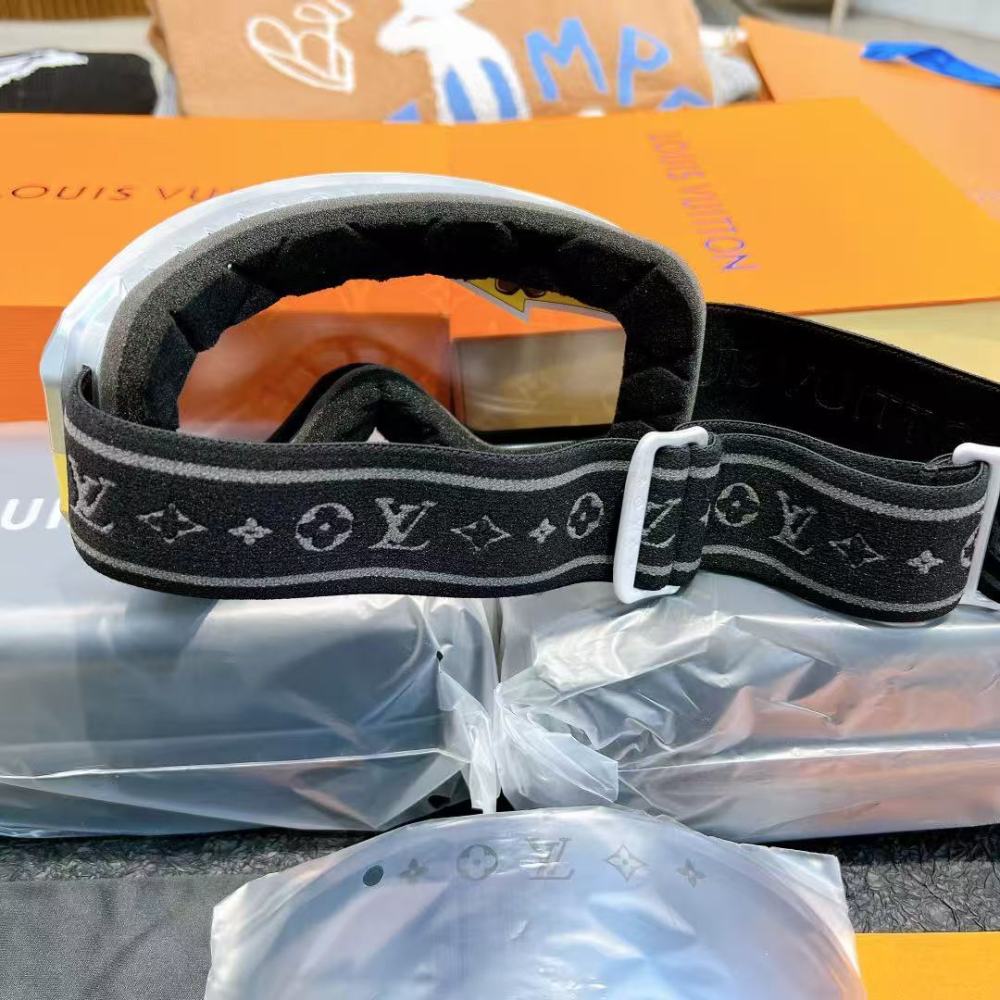 LV Goggles 2022