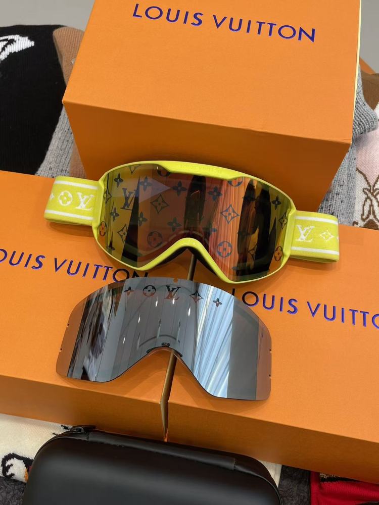 LV Goggles 2022