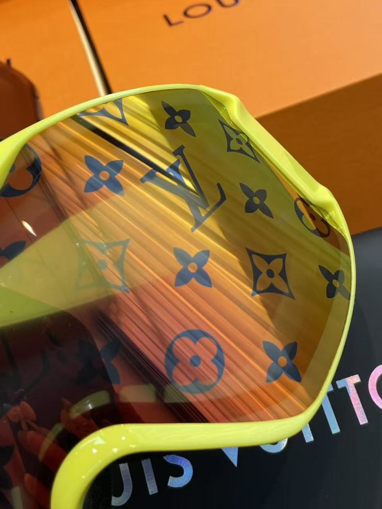 LV Goggles 2022
