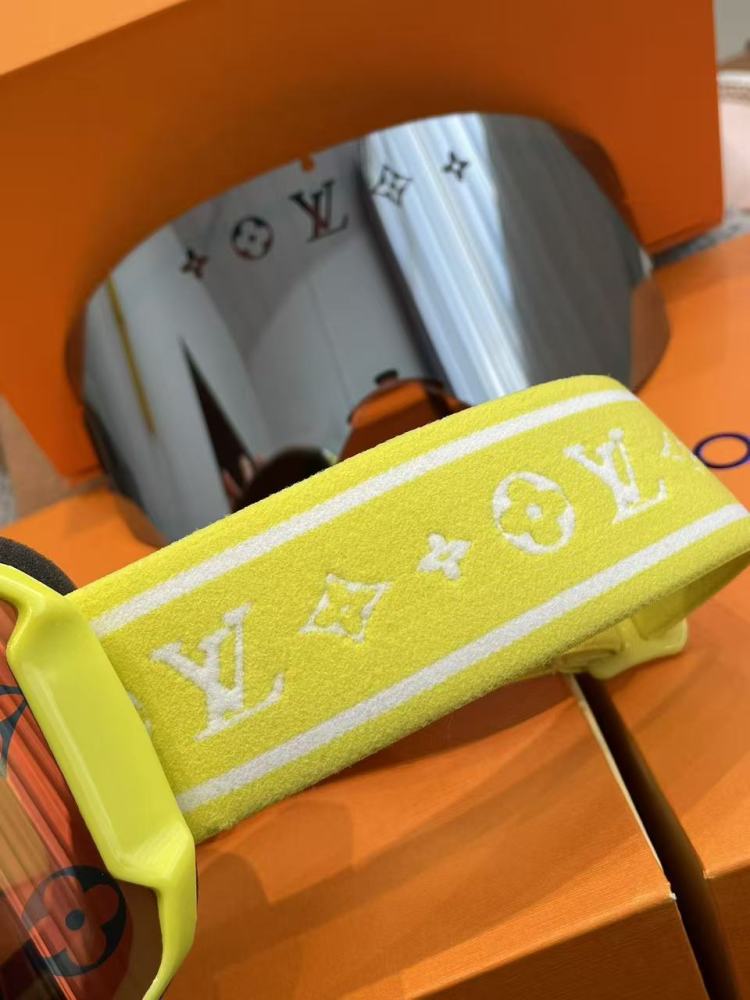 LV Goggles 2022