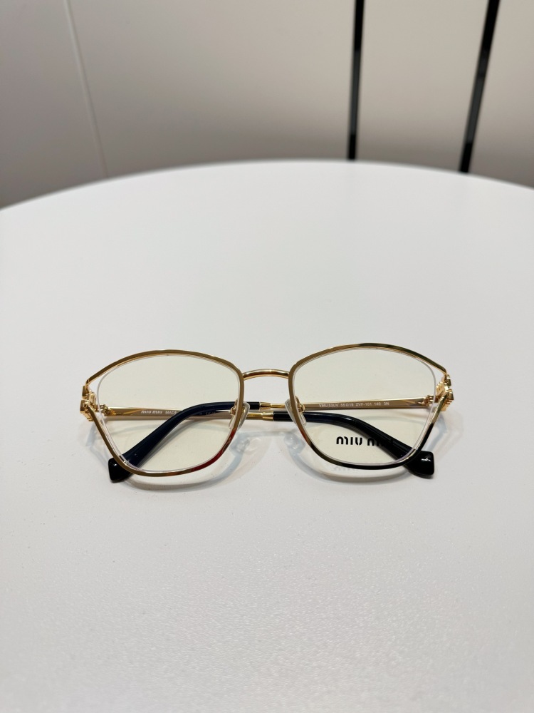 MIU MIU sunglasses