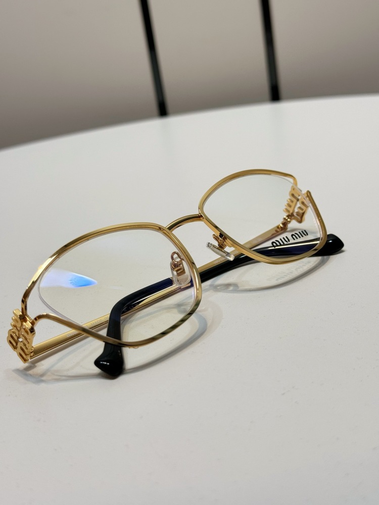 MIU MIU sunglasses