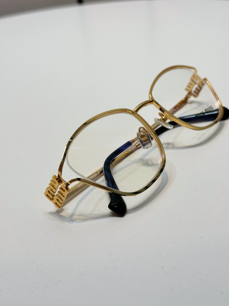 MIU MIU sunglasses