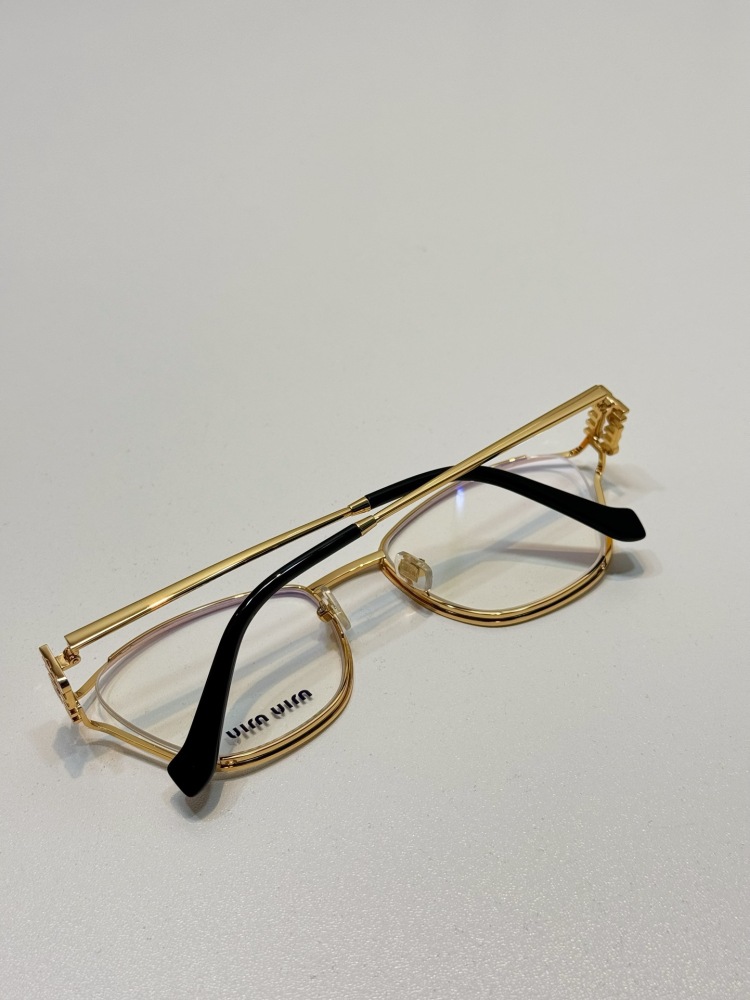 MIU MIU sunglasses