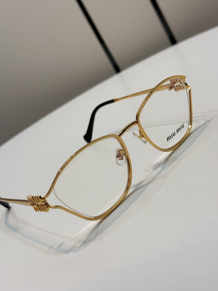 MIU MIU sunglasses