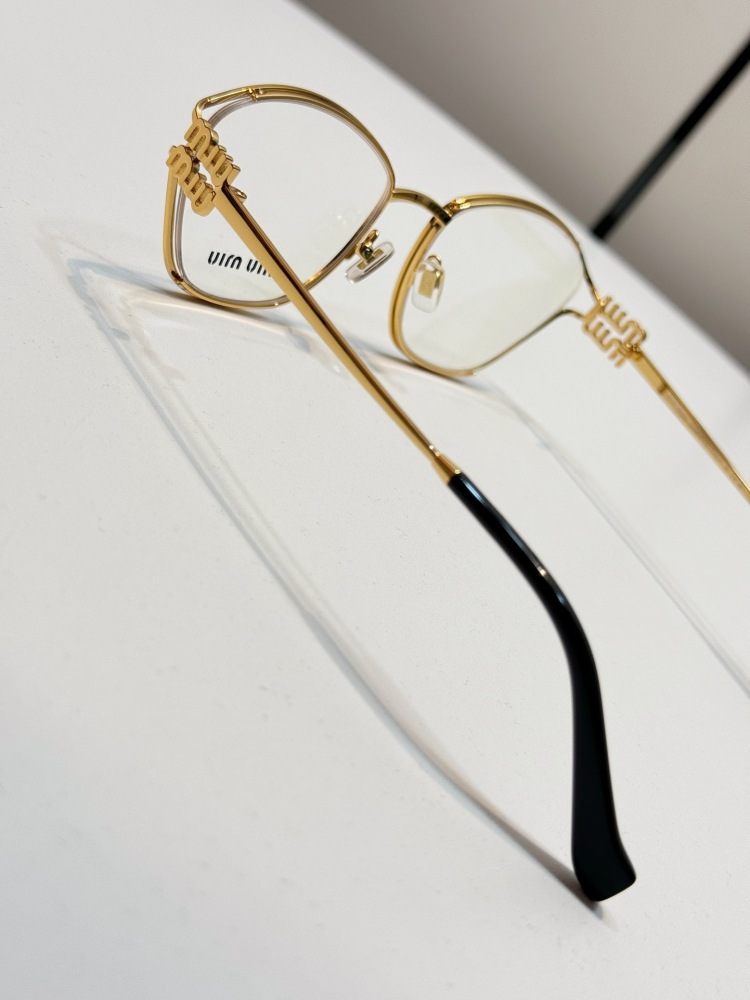 MIU MIU sunglasses