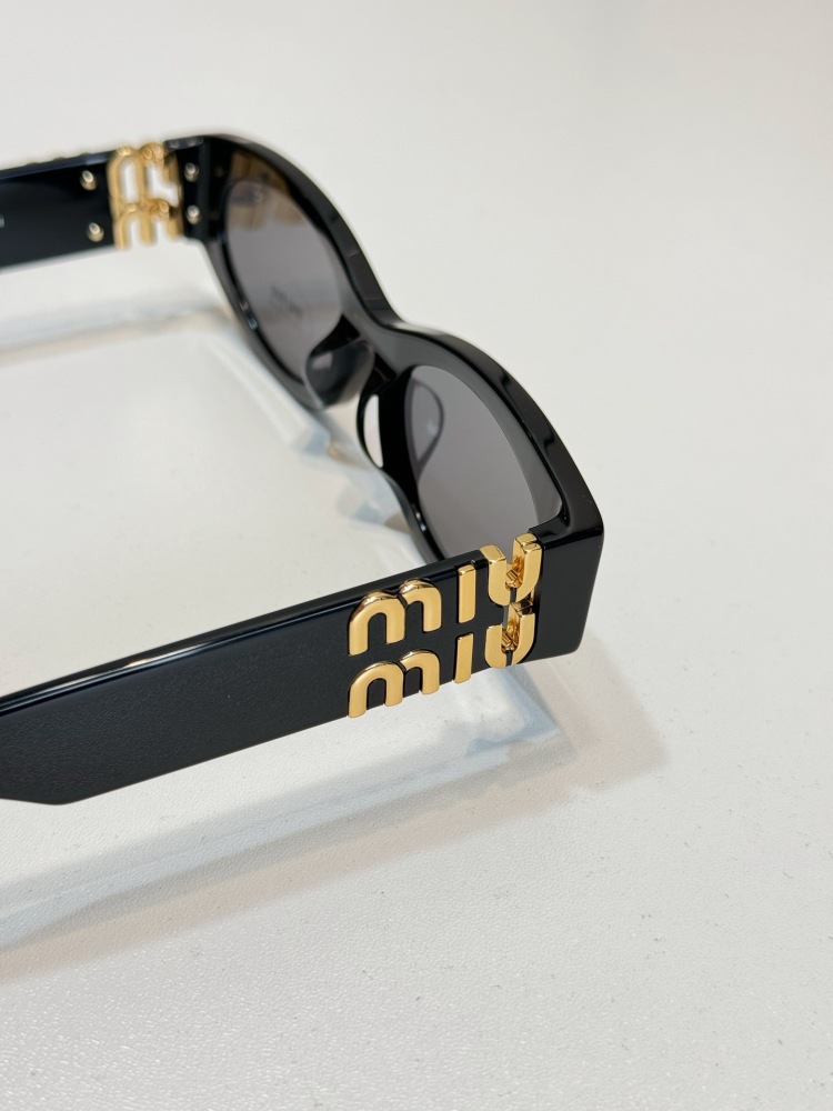 MIU MIU sunglasses