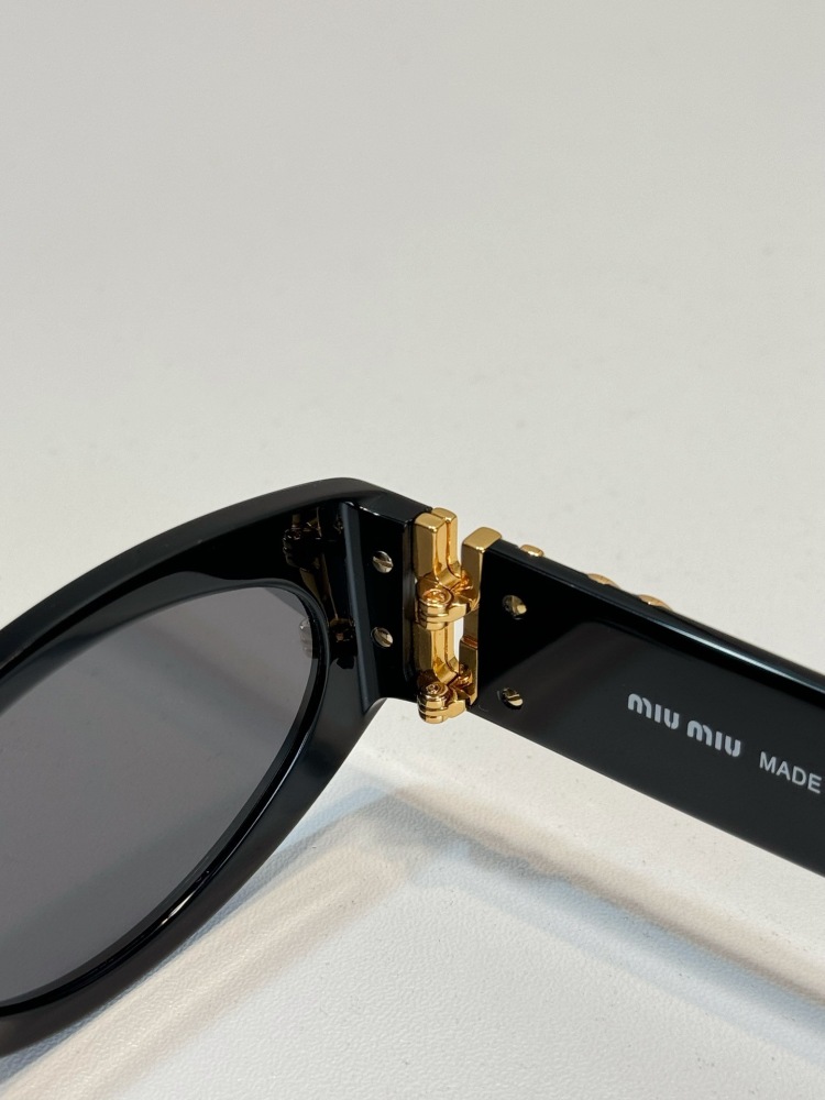 MIU MIU sunglasses