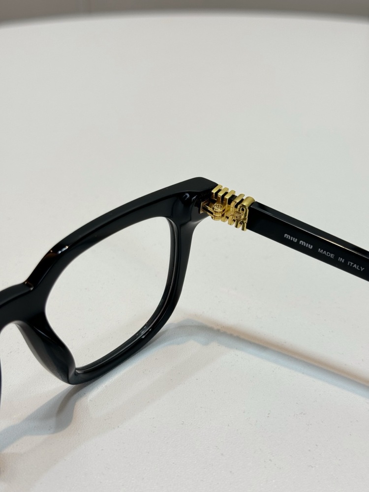 MIU MIU glasses
