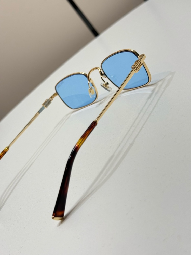 MIUMIU sunglasses
