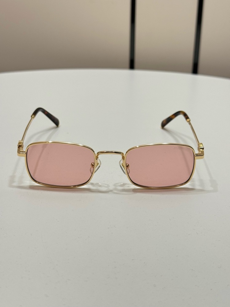 粉色 MIUMIU 缪缪