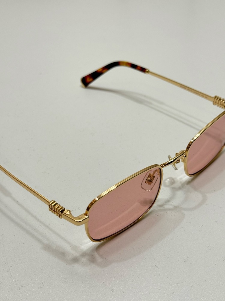 粉色 MIUMIU 缪缪