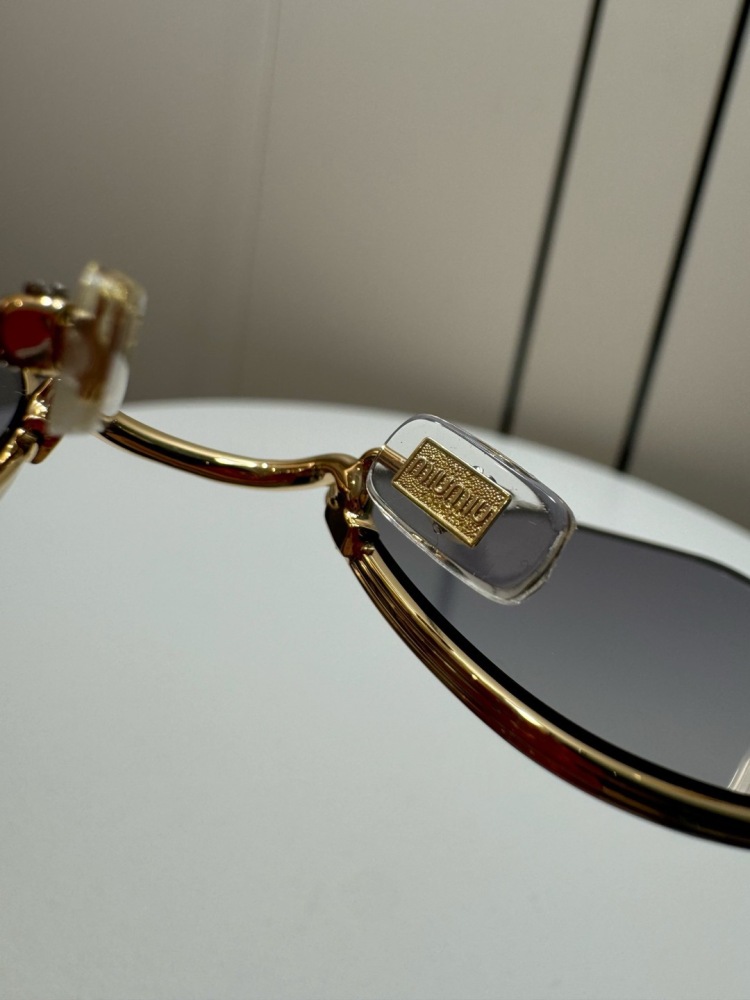 MIUMIU sunglasses